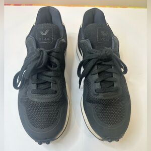 Veja Black and White Women's Shoes